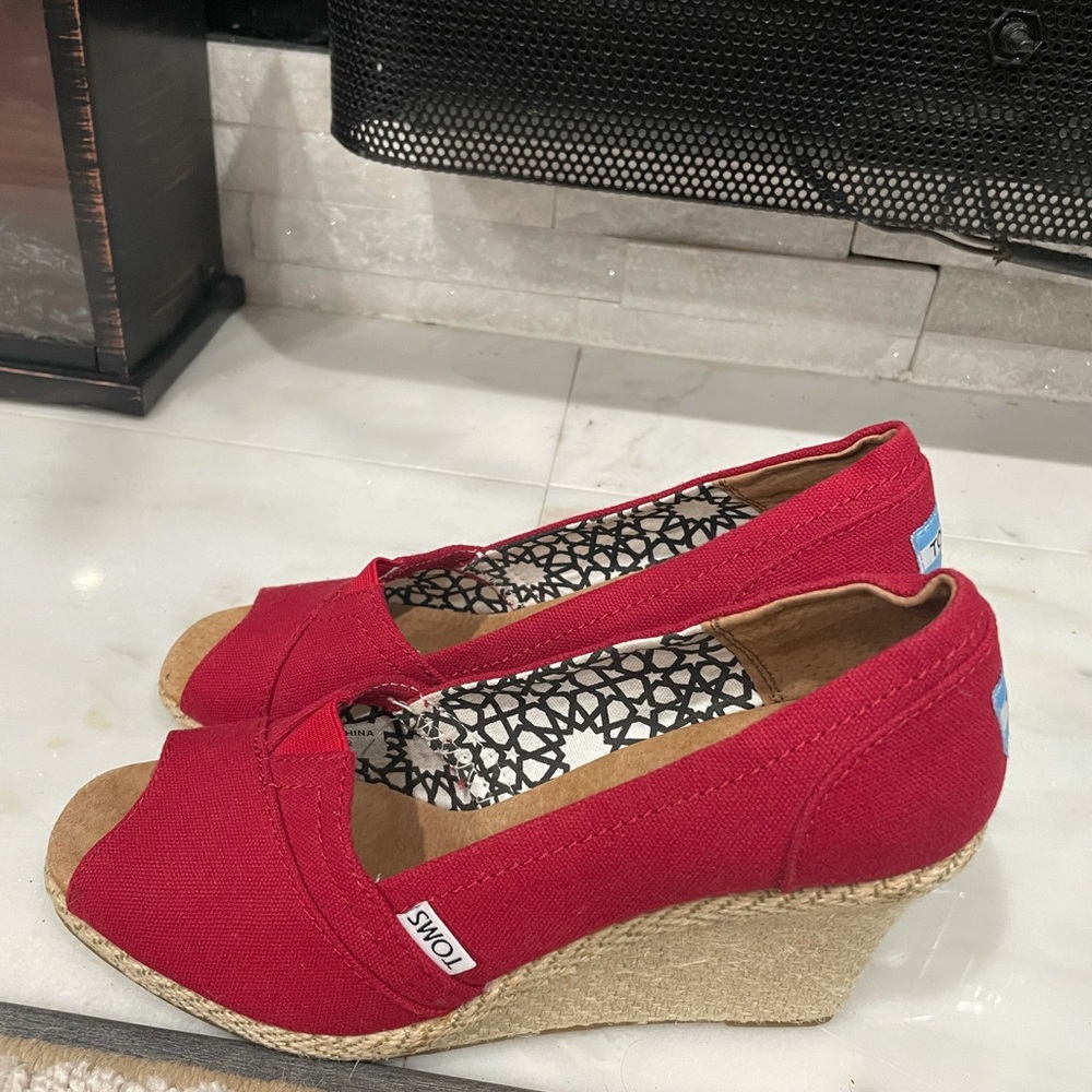 Toma wedge spadrilles new size 8.5